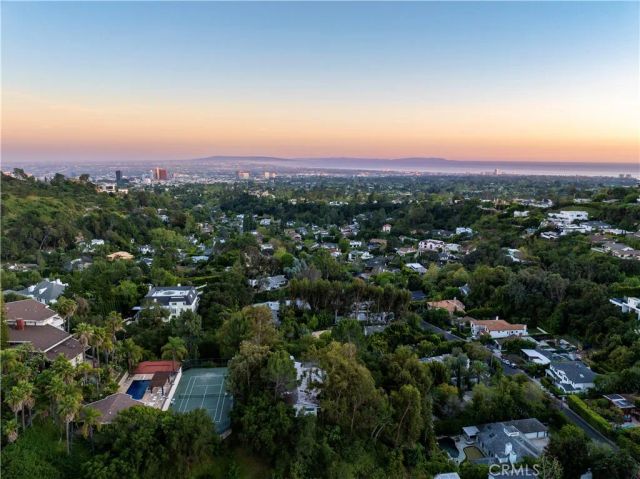 1000 N Bundy, Los Angeles, CA 90049