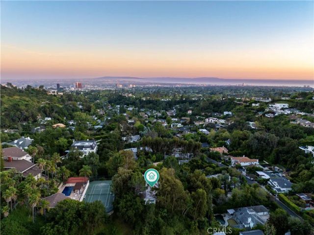 1000 N Bundy, Los Angeles, CA 90049