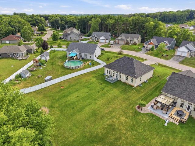 11326 N Crestwood Drive, Edgerton, WI 53534