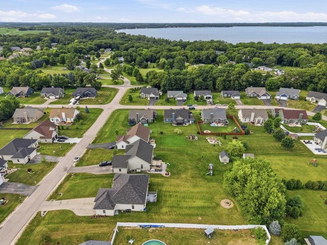 11326 N Crestwood Drive, Edgerton, WI 53534