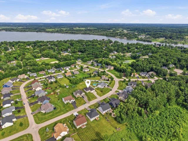 11326 N Crestwood Drive, Edgerton, WI 53534