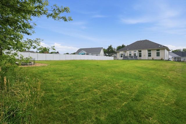 11326 N Crestwood Drive, Edgerton, WI 53534