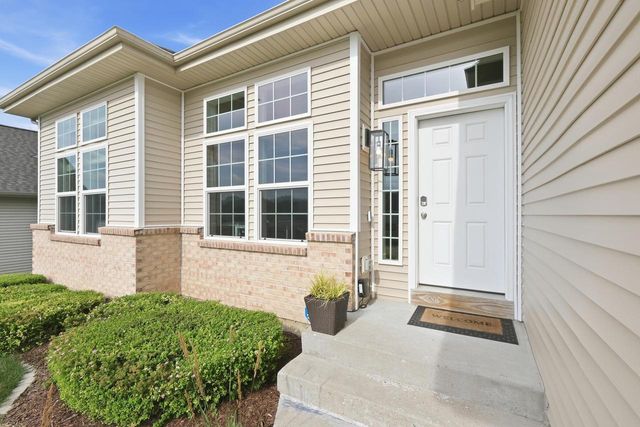 11326 N Crestwood Drive, Edgerton, WI 53534