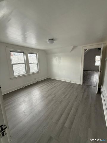 87-89 Astoria Avenue 3, Bridgeport, CT 06604