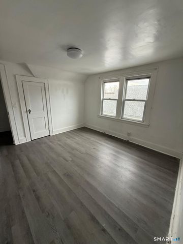 87-89 Astoria Avenue 3, Bridgeport, CT 06604