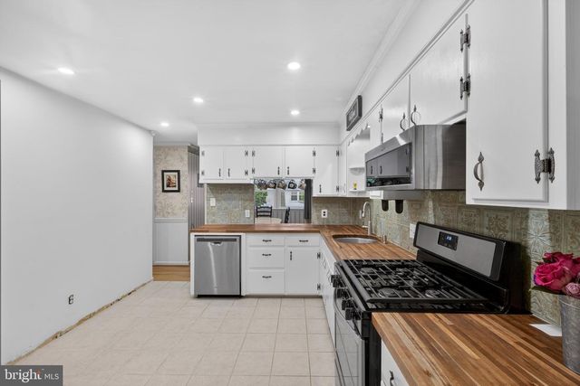 14 COOPER RUN DR, Cherry Hill, NJ 08003