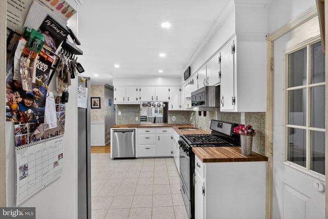 14 COOPER RUN DR, Cherry Hill, NJ 08003