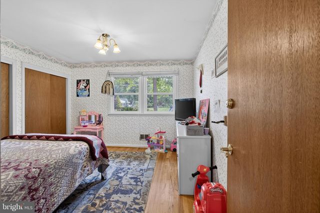 14 COOPER RUN DR, Cherry Hill, NJ 08003