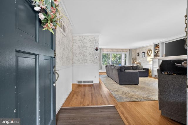 14 COOPER RUN DR, Cherry Hill, NJ 08003