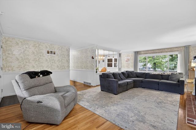 14 COOPER RUN DR, Cherry Hill, NJ 08003