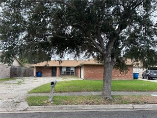 1613 Cheyenne St, Portland, TX 78374