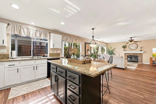 316 Spring Canyon Way, Oceanside, CA 92057