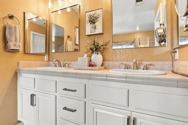 316 Spring Canyon Way, Oceanside, CA 92057
