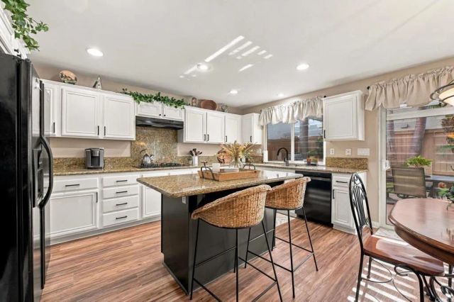 316 Spring Canyon Way, Oceanside, CA 92057