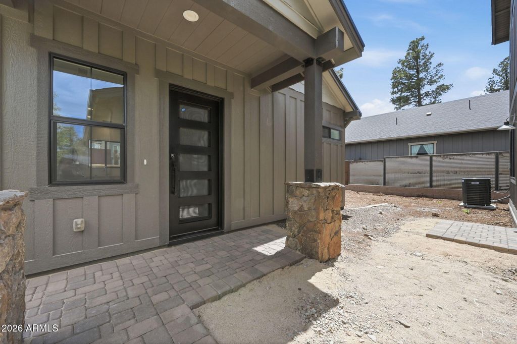 Image 24 of property listing at 2318 S Polaris Way lot 14, Flagstaff, AZ 86001