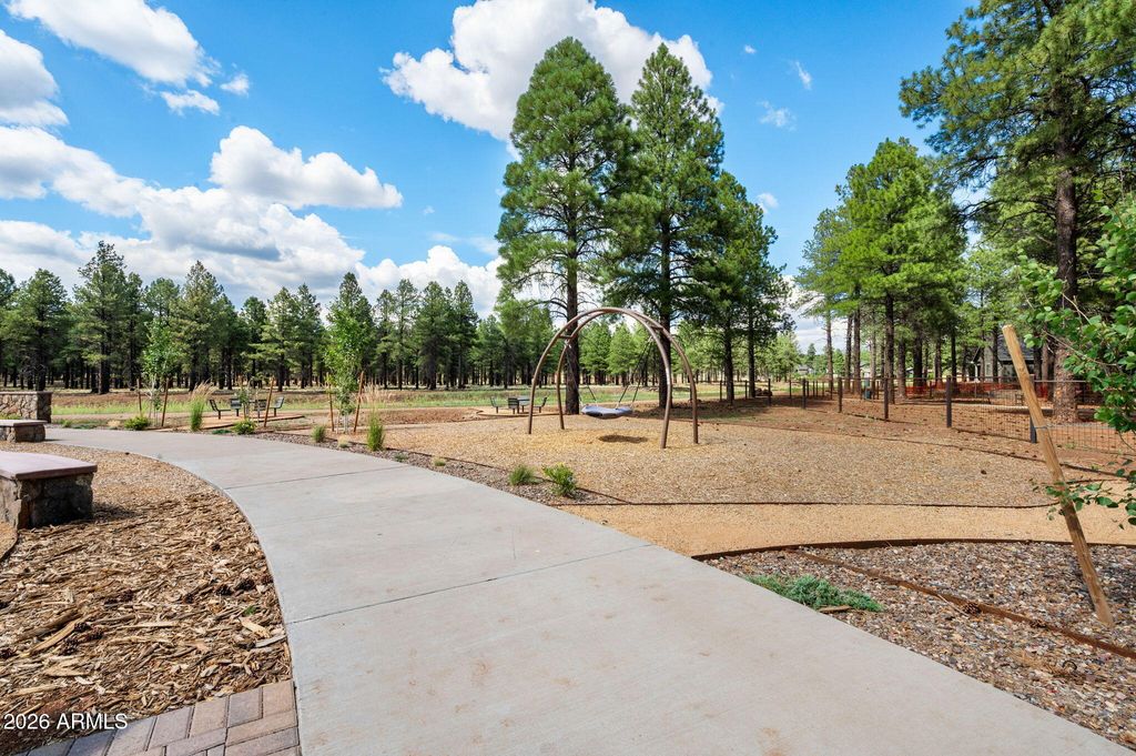 Image 32 of property listing at 2318 S Polaris Way lot 14, Flagstaff, AZ 86001