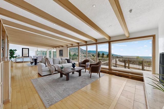 9 Sandia Heights Drive NE, Albuquerque, NM 87122