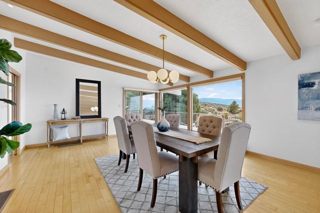 9 Sandia Heights Drive NE, Albuquerque, NM 87122