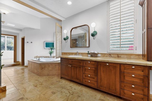 9 Sandia Heights Drive NE, Albuquerque, NM 87122