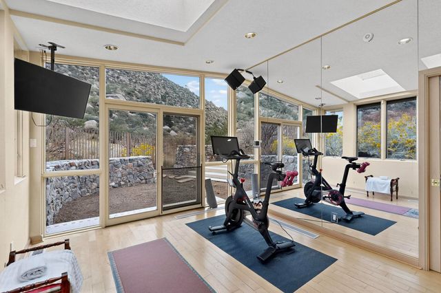 9 Sandia Heights Drive NE, Albuquerque, NM 87122