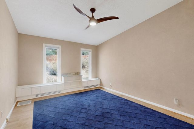 9 Sandia Heights Drive NE, Albuquerque, NM 87122