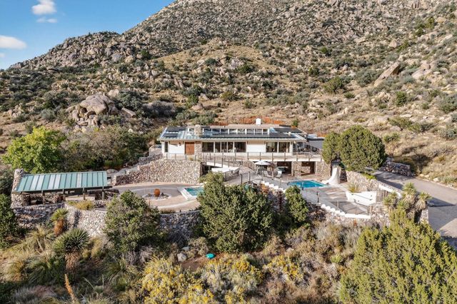 9 Sandia Heights Drive NE, Albuquerque, NM 87122