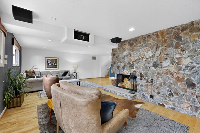 9 Sandia Heights Drive NE, Albuquerque, NM 87122