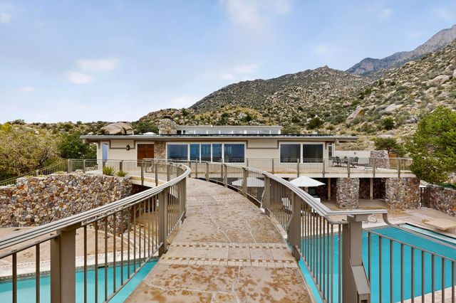 9 Sandia Heights Drive NE, Albuquerque, NM 87122