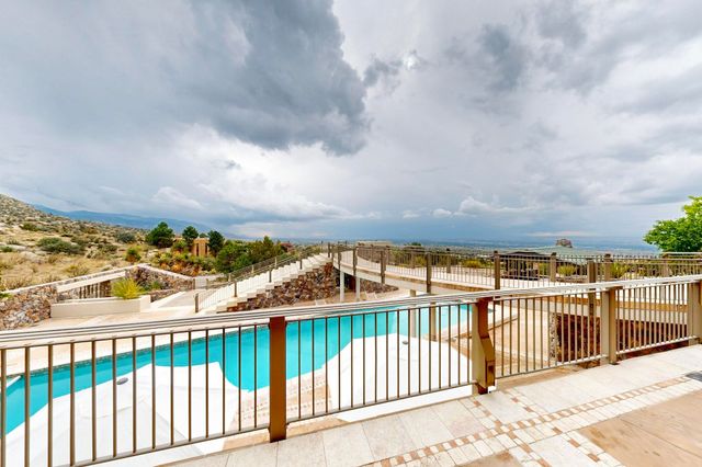 9 Sandia Heights Drive NE, Albuquerque, NM 87122