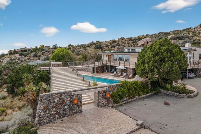 9 Sandia Heights Drive NE, Albuquerque, NM 87122