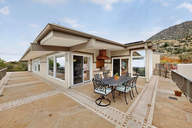 9 Sandia Heights Drive NE, Albuquerque, NM 87122