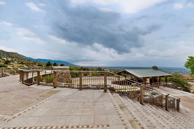 9 Sandia Heights Drive NE, Albuquerque, NM 87122