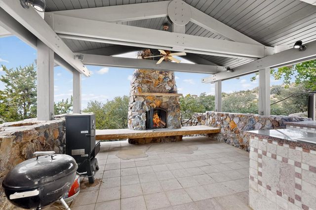 9 Sandia Heights Drive NE, Albuquerque, NM 87122