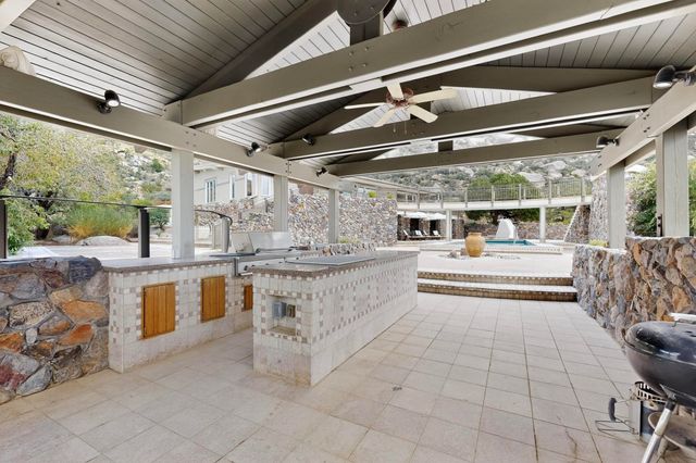 9 Sandia Heights Drive NE, Albuquerque, NM 87122