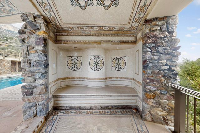 9 Sandia Heights Drive NE, Albuquerque, NM 87122