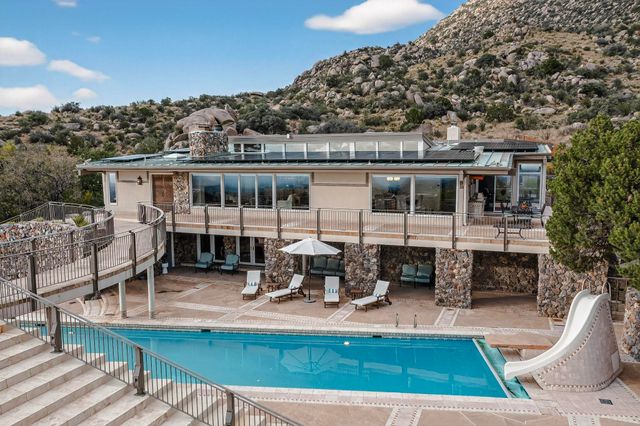 9 Sandia Heights Drive NE, Albuquerque, NM 87122