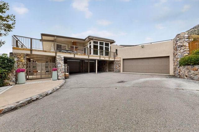 9 Sandia Heights Drive NE, Albuquerque, NM 87122