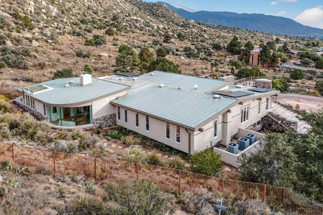 9 Sandia Heights Drive NE, Albuquerque, NM 87122