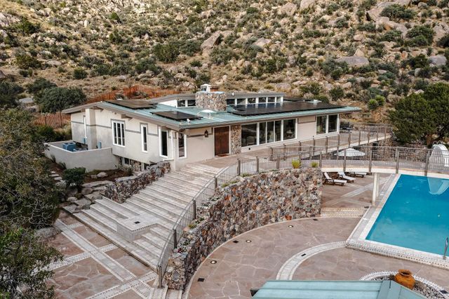 9 Sandia Heights Drive NE, Albuquerque, NM 87122