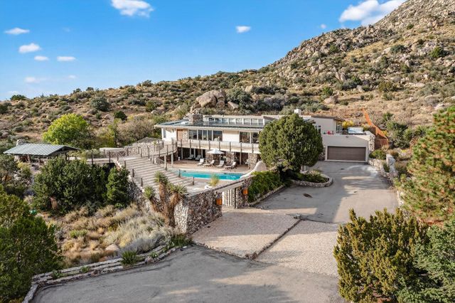 9 Sandia Heights Drive NE, Albuquerque, NM 87122