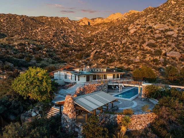 9 Sandia Heights Drive NE, Albuquerque, NM 87122