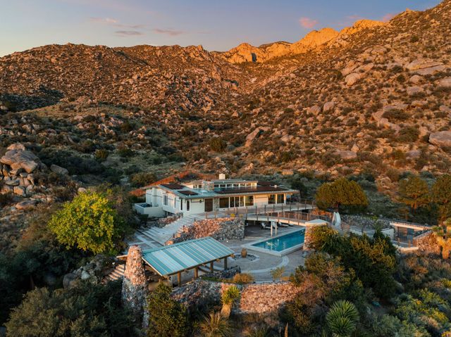 9 Sandia Heights Drive NE, Albuquerque, NM 87122