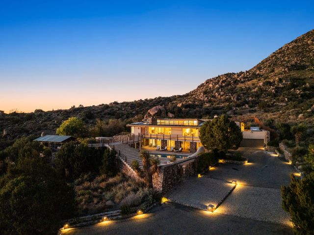 9 Sandia Heights Drive NE, Albuquerque, NM 87122