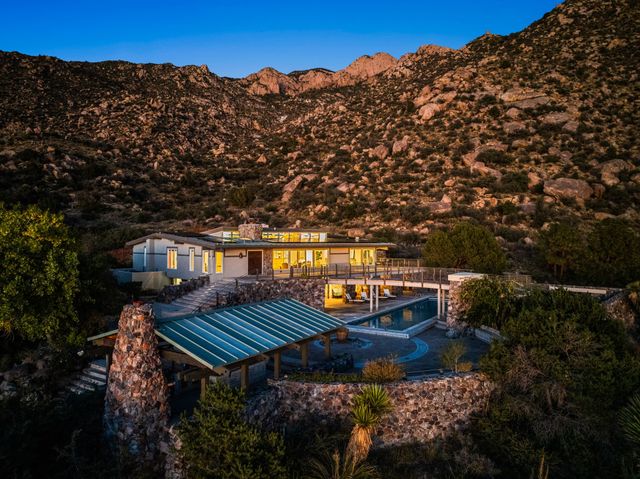 9 Sandia Heights Drive NE, Albuquerque, NM 87122