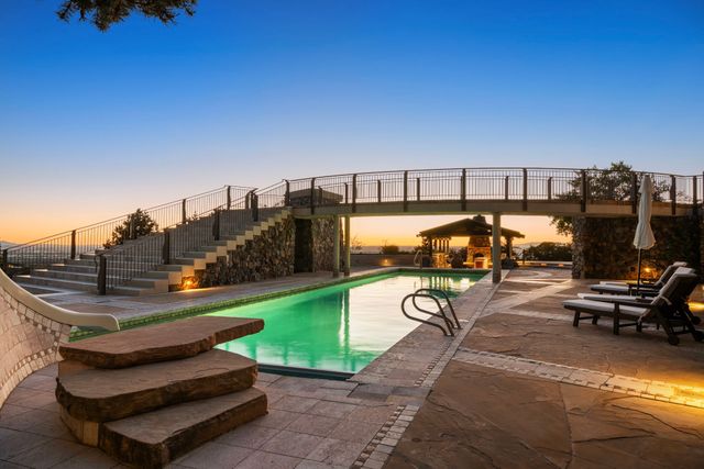 9 Sandia Heights Drive NE, Albuquerque, NM 87122