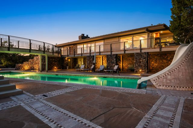 9 Sandia Heights Drive NE, Albuquerque, NM 87122