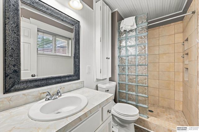 11123 Washington Street, Omaha, NE 68137