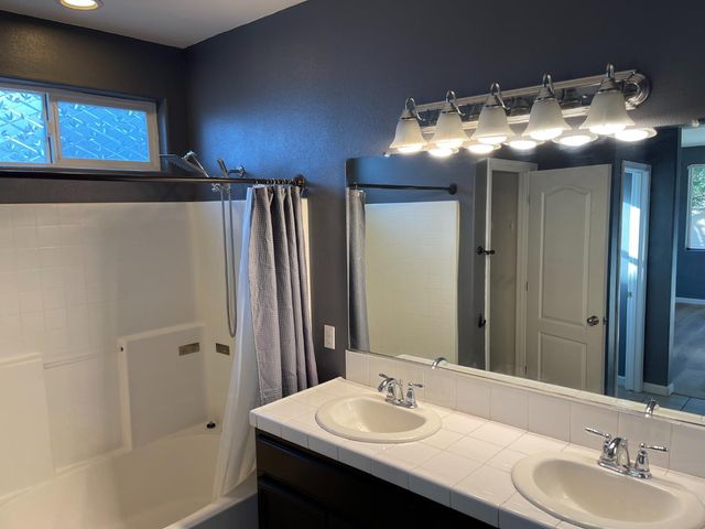 6671 E Harwood Avenue, Fresno, CA 93727