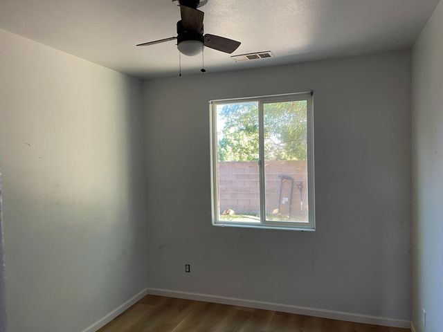 6671 E Harwood Avenue, Fresno, CA 93727