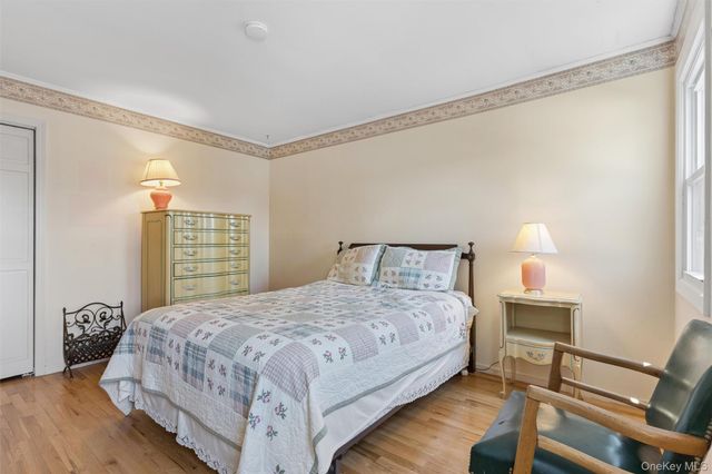 602 Syracuse Avenue, Massapequa, NY 11758